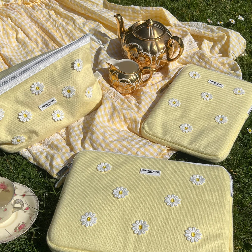 Expandable Makeup Bag - Buttercup Bloom - Image 11