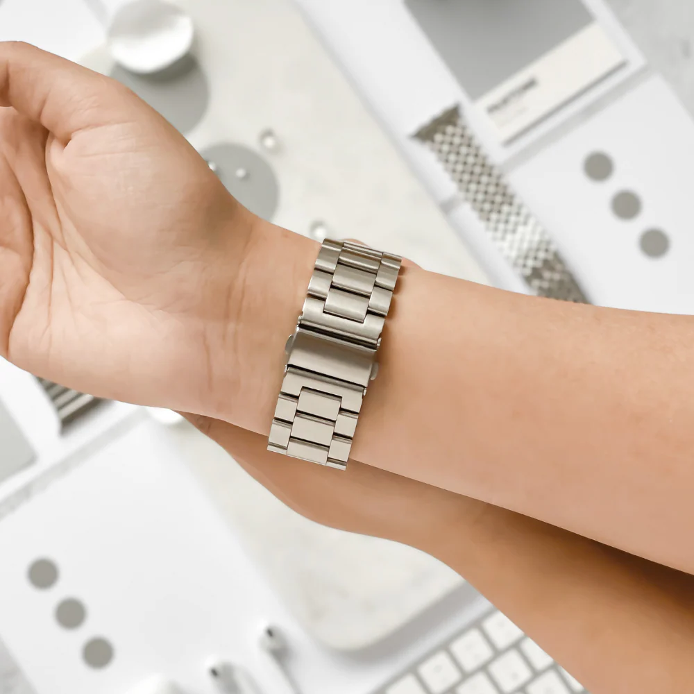 Stainless Steel Apple Watch Strap - Silver - Image 4