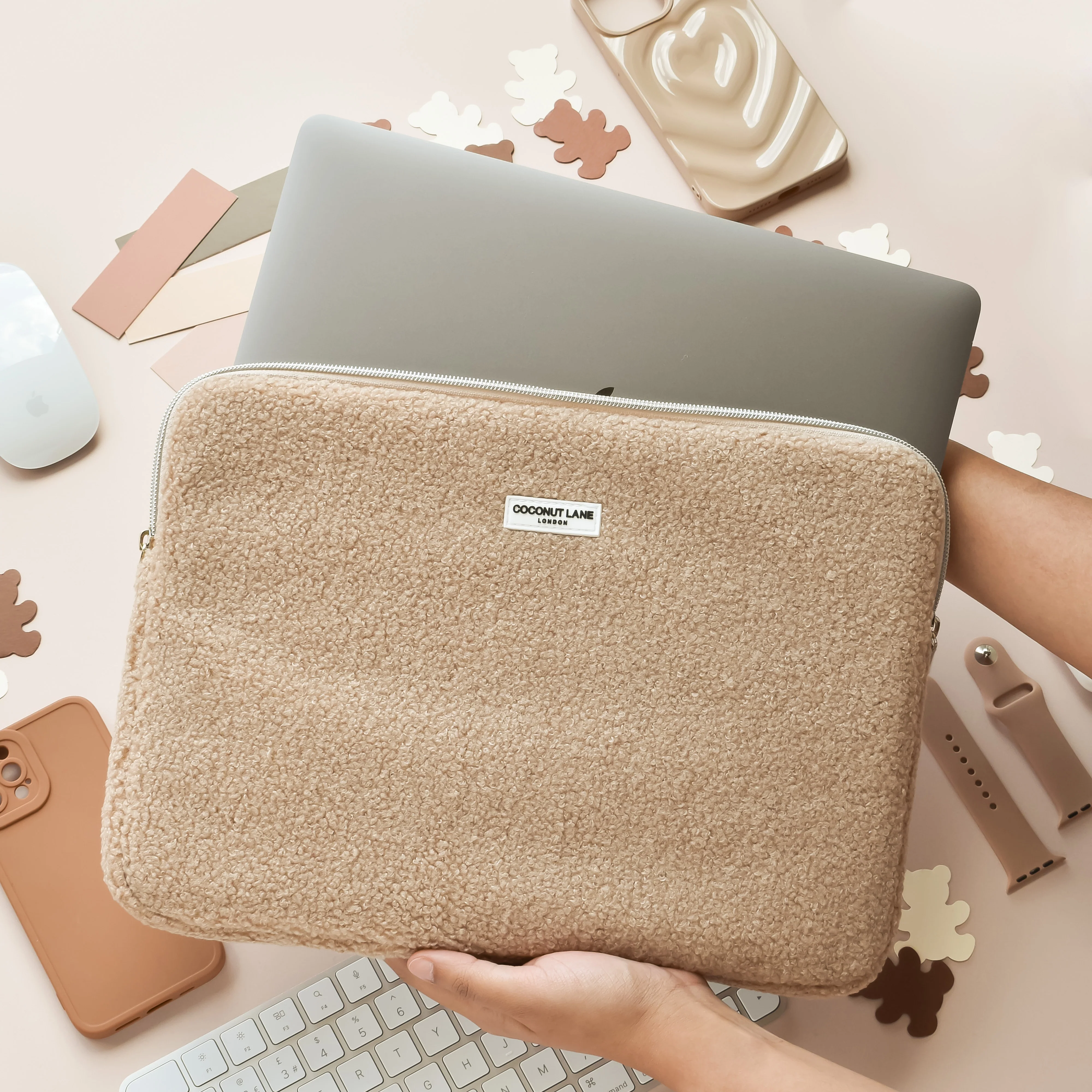 Teddy Rupert Laptop Sleeve - Image 4